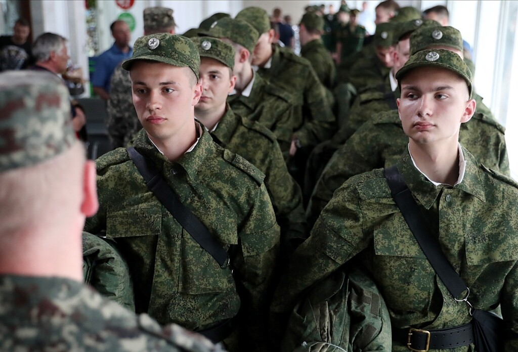 1 апреля военкоматы распахнули свои двери для призывников по всей стране⁣.